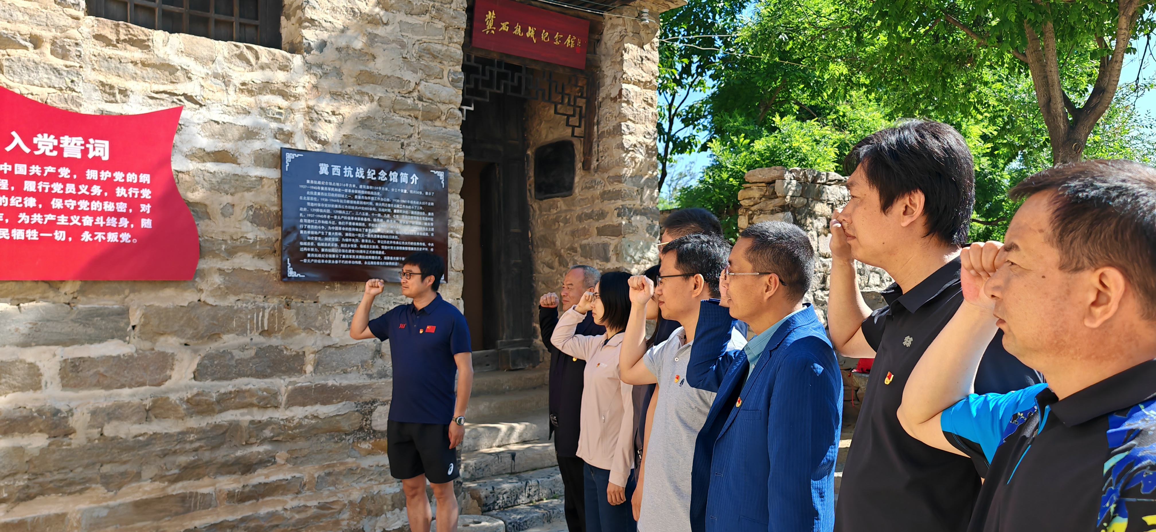 06a55813eb8c40e6a8e3896ebdd27e02.jpg 06a55813eb8c40e6a8e3896ebdd27e02.jpg